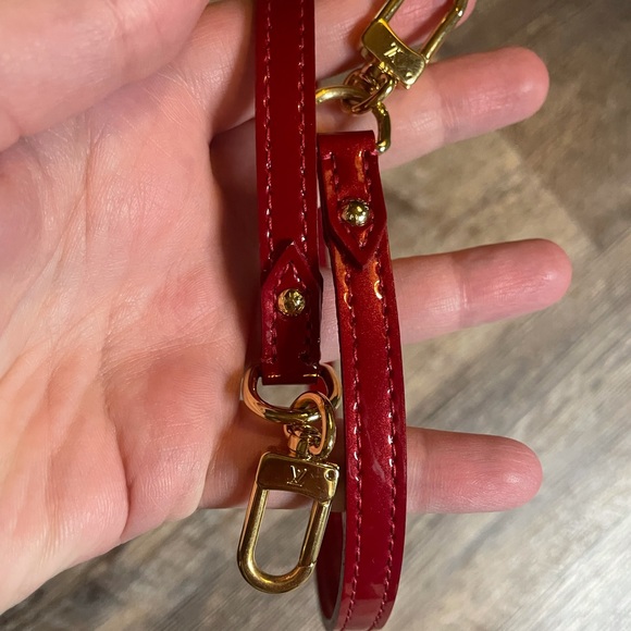 Louis Vuitton Red Vernis Pochette Strap - Picture 5 of 8